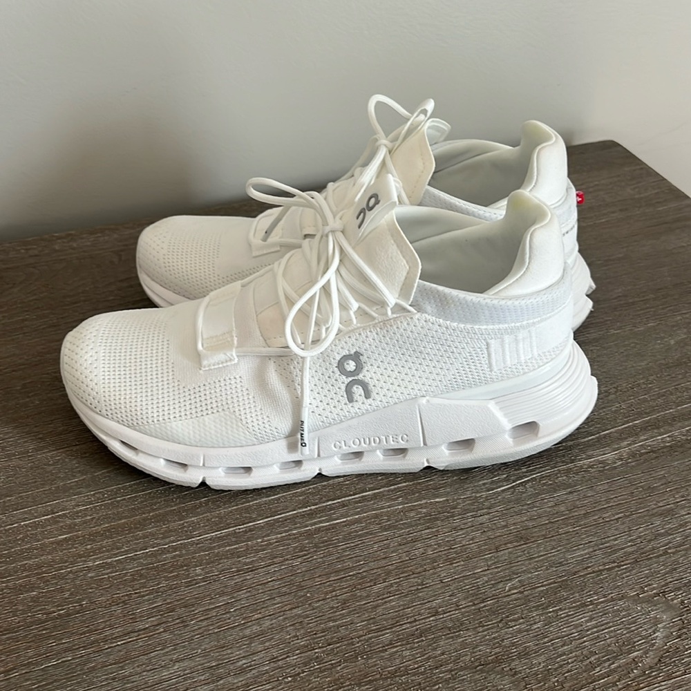 On Cloud Cloudnova Sneaker - Size 8